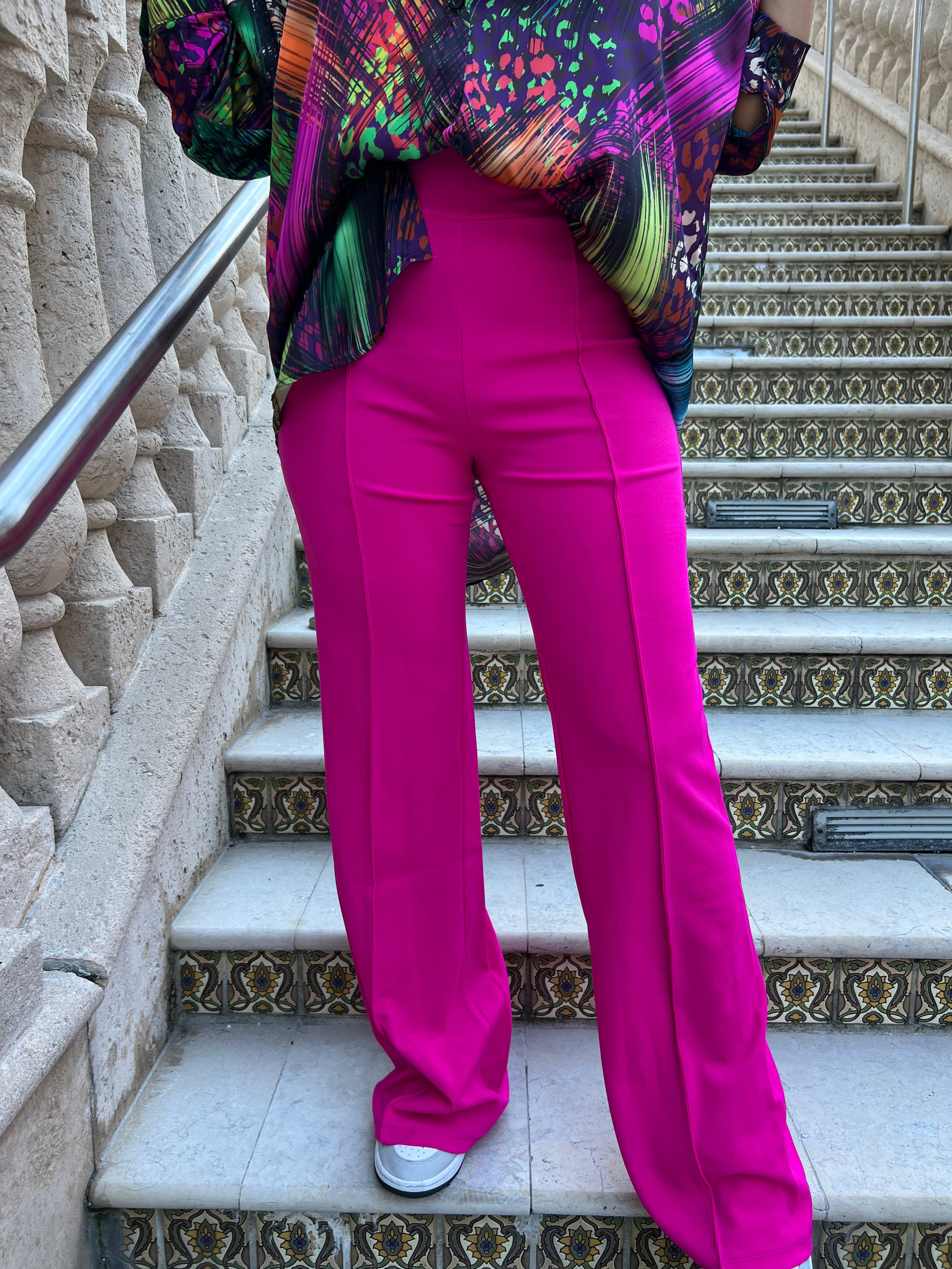 High-waisted fuschia pants